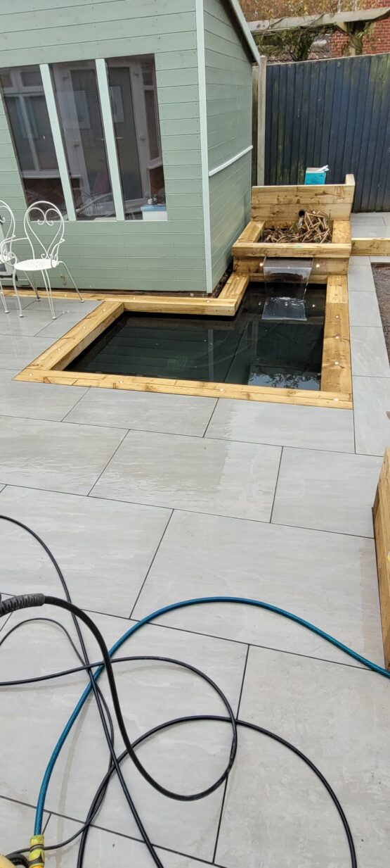 Ponds and water features - Image 4